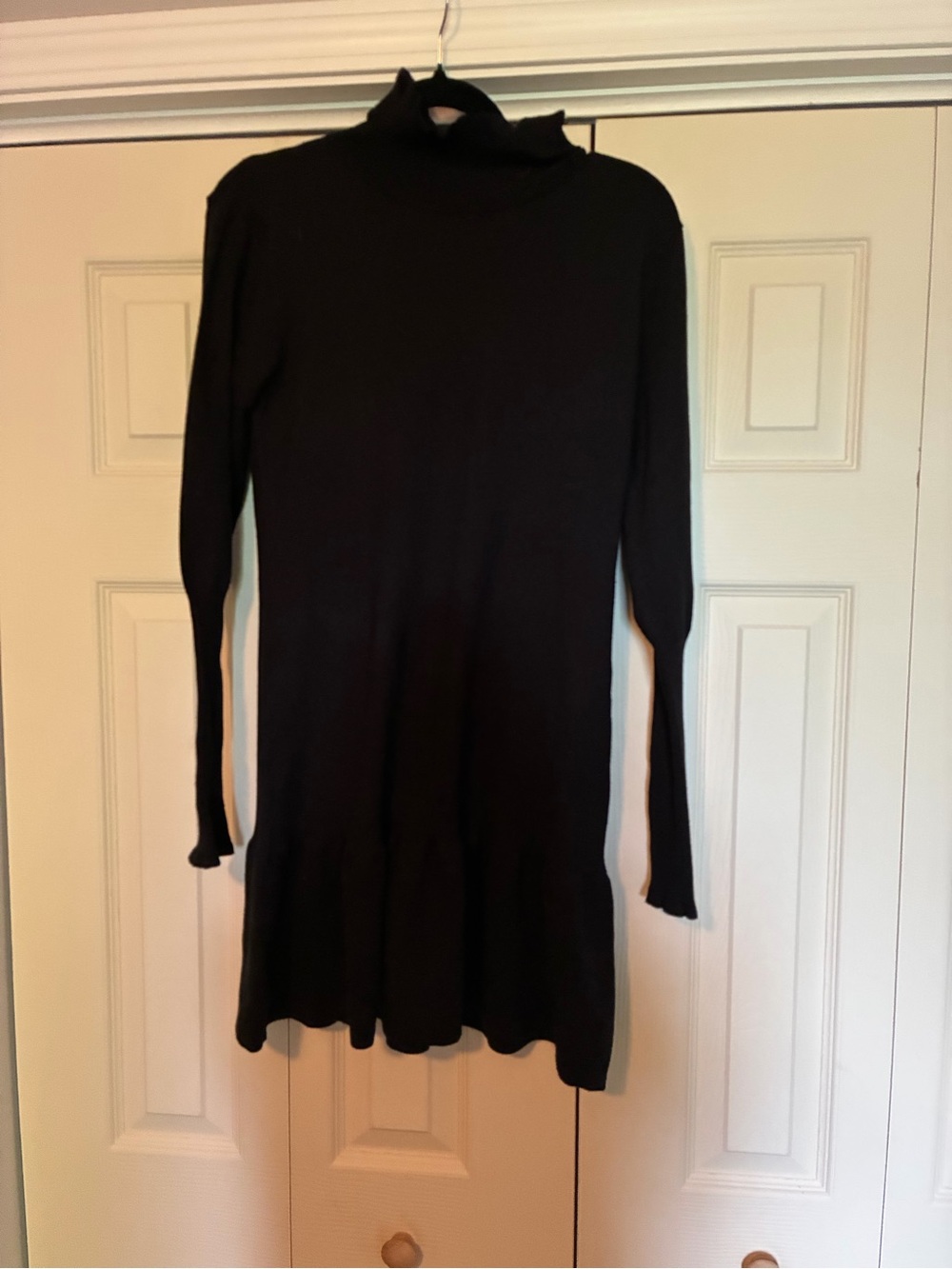 Sunday Black Long-Sleeve Ruffle-Hem Knit Dress